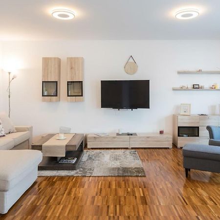 Spacious 2Bdr Apartment - Free Parking Zágráb Kültér fotó